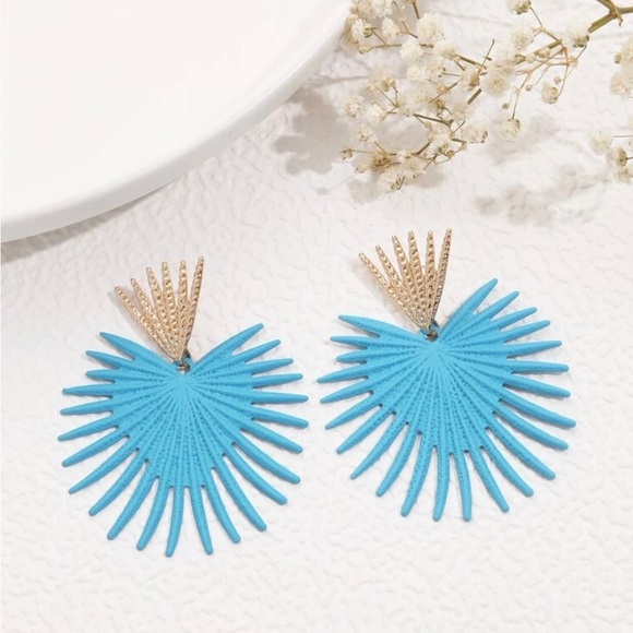 Zara “Radiance” Baby Blue Heart Crown Sunburst Beam Ray Regal Royal Gold Earring - Picture 7 of 14